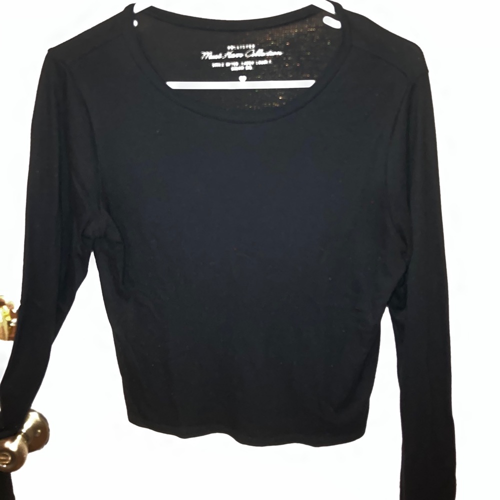 BLACK RIBBED CROP TOP